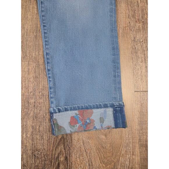 Chico's Perfect Stretch Girlfriend Floral Print Cuffed Slim Leg Jeans 1.5 - 10 - Picture 2 of 6